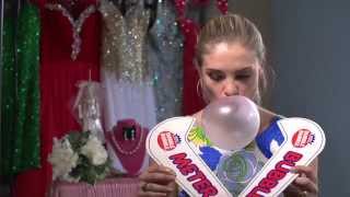 2014 Miss Usa Compeion Miss Virginia Arielle Rosmarino Blowing A Bubble With Gum Screenslam