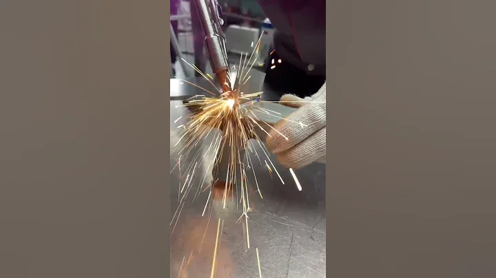 0.6 galvanized pipe welding #laserwelding #welding #1500wlaserwelding - 天天要闻