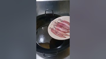 Bí quyết chiên mực trứng không bị rớt đầu mực