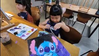 【新北三重Ewoso 一窩所】壓克力螢光畫！暗咪摸也會閃閃發亮～(媞5Y10M8D、喬4Y4M8D)