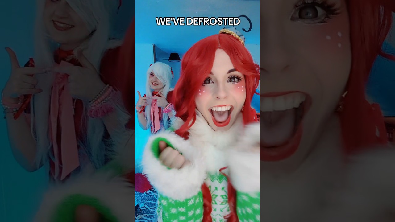 ITS TIMEEE (Happy 1st December) @cospaste  #dandysworld #roblox #comiccon #cosplay #christmas