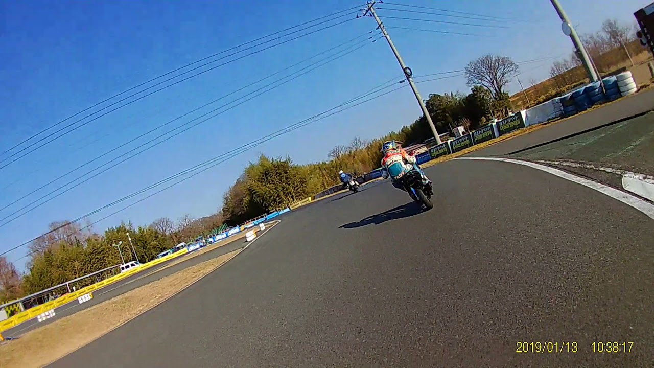レアなスクーター ホンダ バイトでサーキット走行 - YouTube レアなスクーター ホンダ バイトでサーキット走行 - YouTube