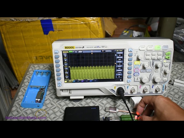 Test pin dự phòng Anker PowerCore 10000mAh - Video 2. Đo nhiễu đầu ra