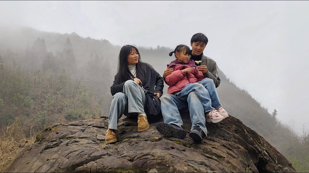 带老婆女儿去旅行，来到镇雄看赤水河源，晚上牛肉火锅吃过瘾Taking my wife and daughter on a trip