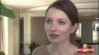 Emily Browning on the Perfect Kiss