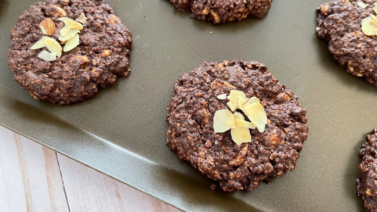 好吃到停不下來的巧克力燕麥餅乾食譜與作法，簡單快速又美味，可以吃到大量的膳食纖維｜Chocolate Oatmeal Cookies