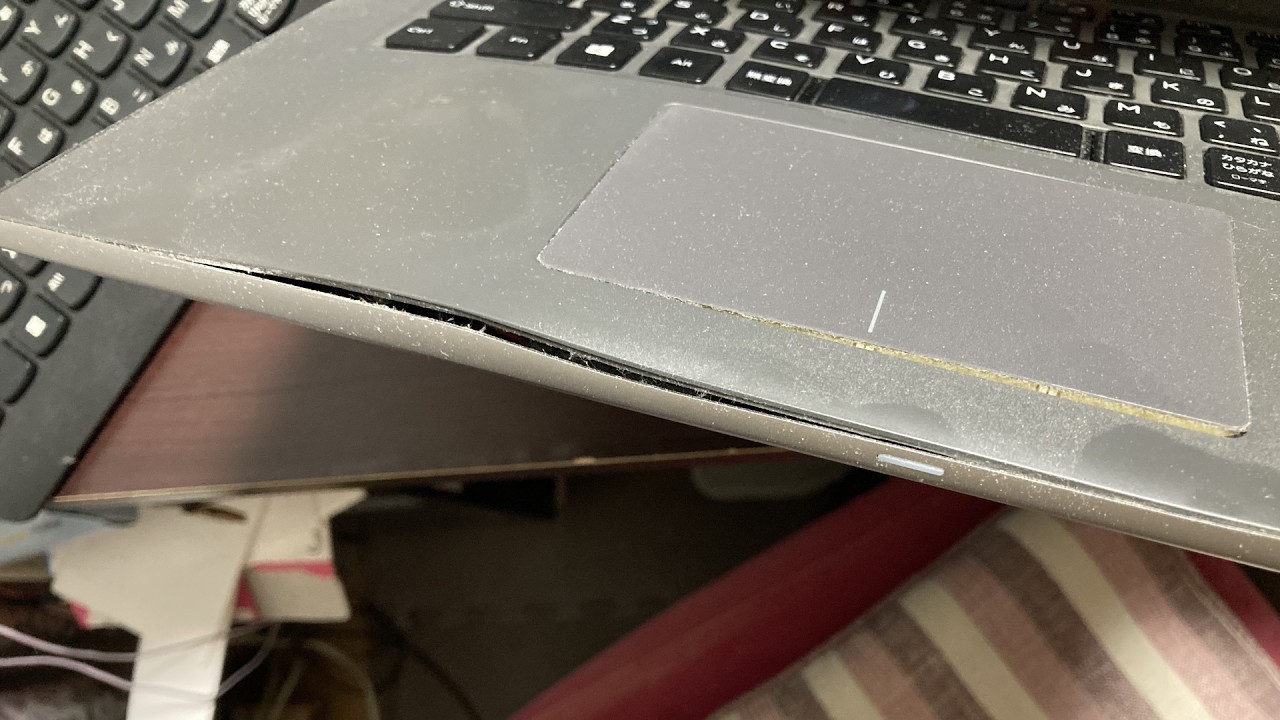 【深夜雑談】DELL インスパイロンの電池がパンパンになってた