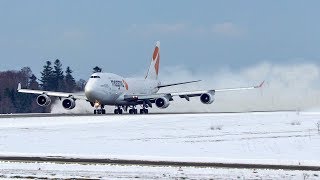BOEING 747 LANDING + DEPARTURE in the SNOW - 5 B747 kick up a Snowstorm (4K)
