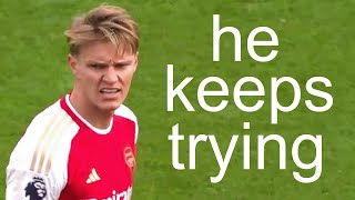 Ødegaard Keeps Trying To P It Through Defenders...