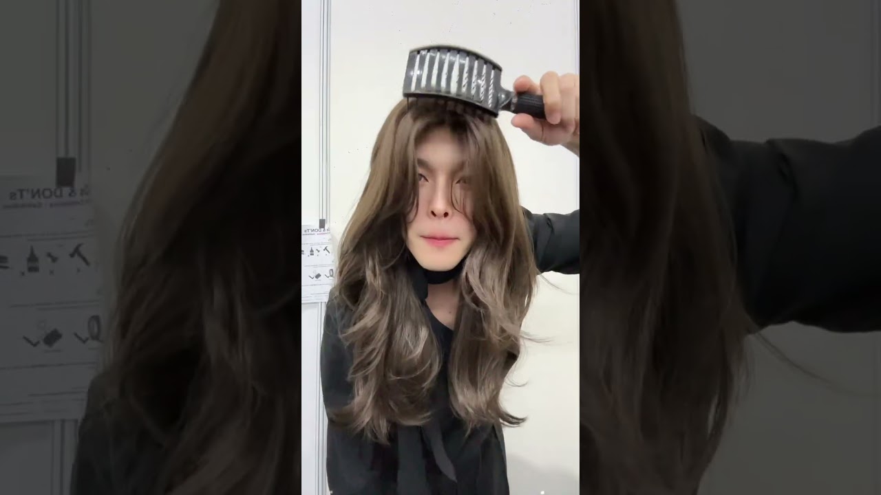 Blonde hair × curtain bangs. A perfect match 