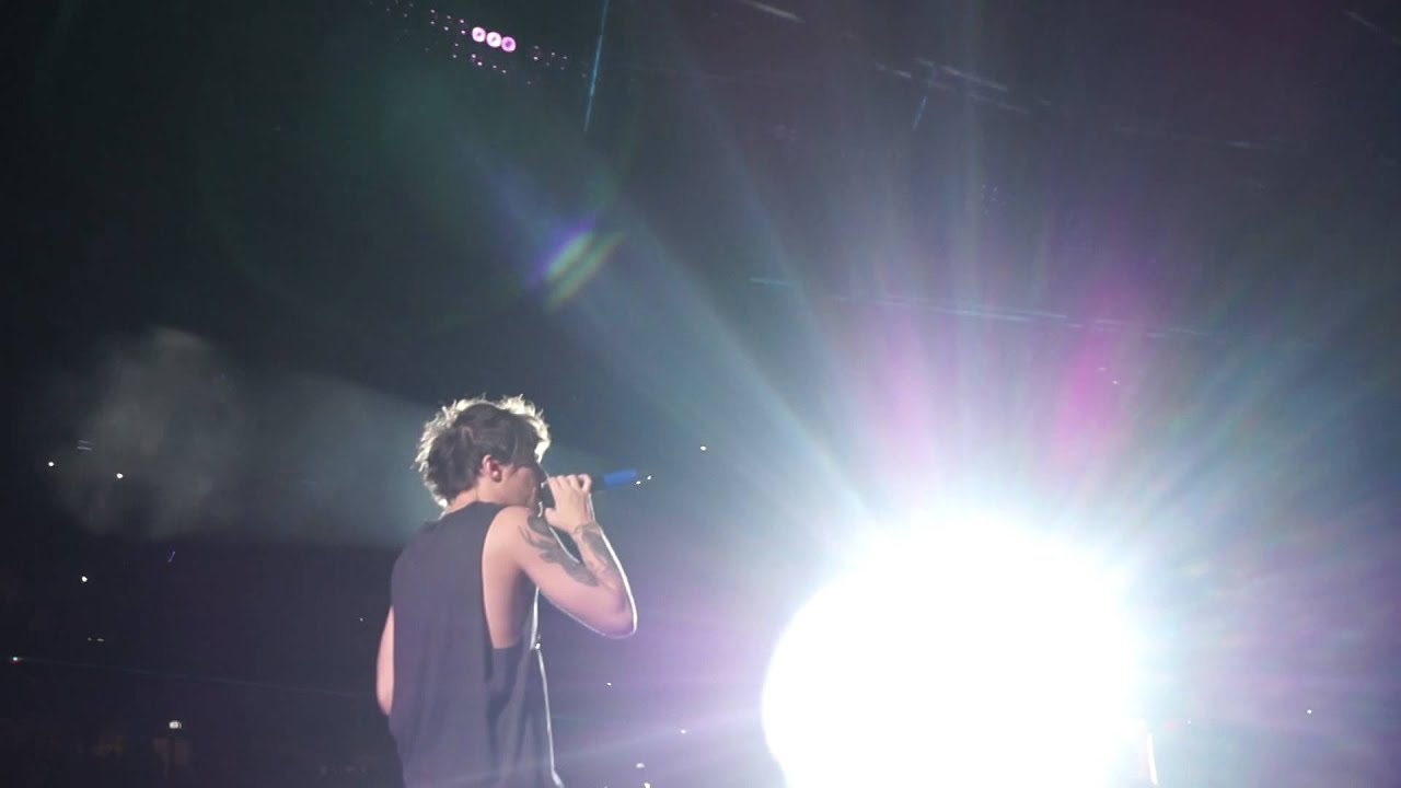 One Direction OTRA - Kiss You/Stockholm Syndrome: Chicago 8/23/15