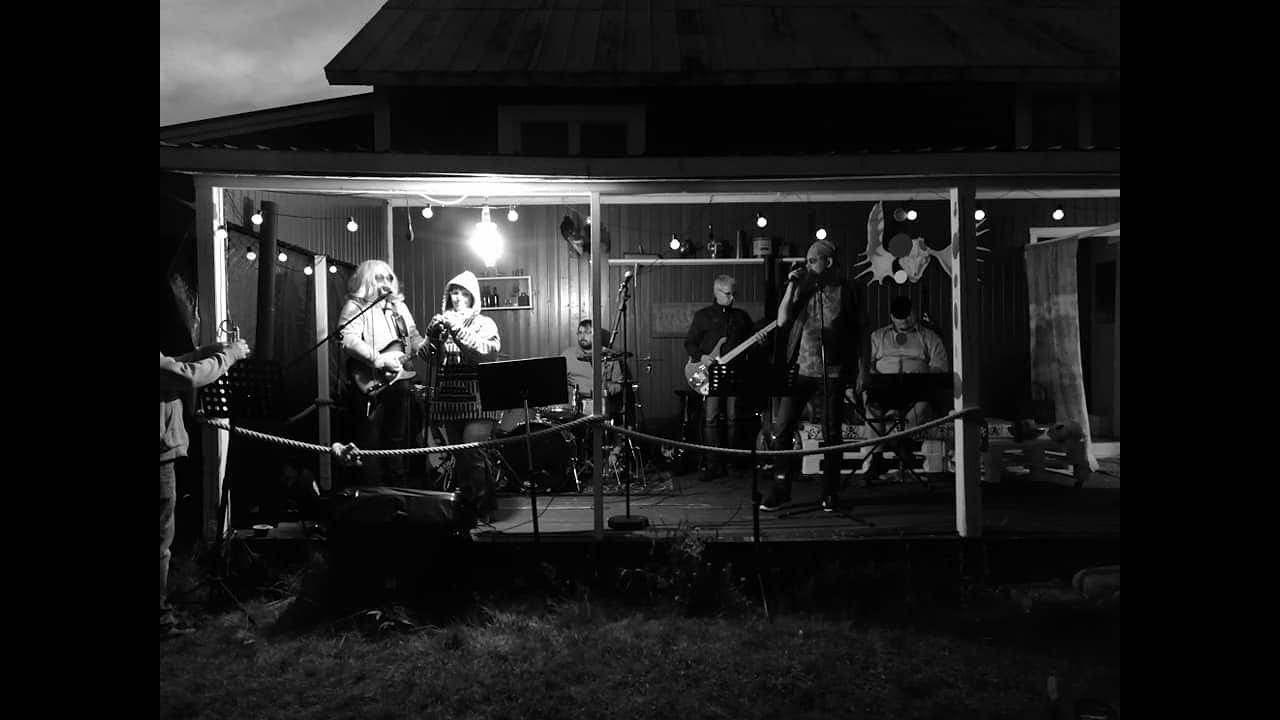 New Rock in Town Beds are burning LIVE YouTube