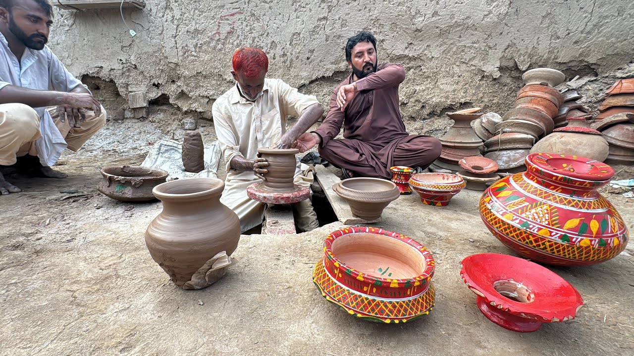 Anjum Saroya ne vekhy Mitti de Phande banan wale kumhar | clay pots | earthenware/pottery
