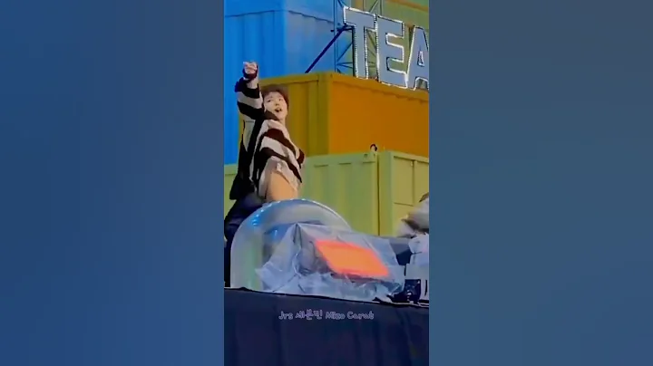 Carat land 2022 D-2 uri maknae Dino🦕 abs😳🤭😲🔥| #seventeen #kpop #shorts