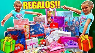Abrimos Muchos Regalos