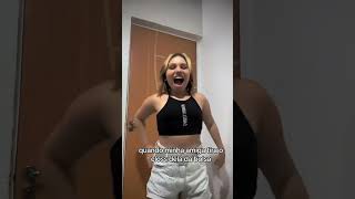 Quando Minha Amiga Tira O Gloss Da Bolsa Dela