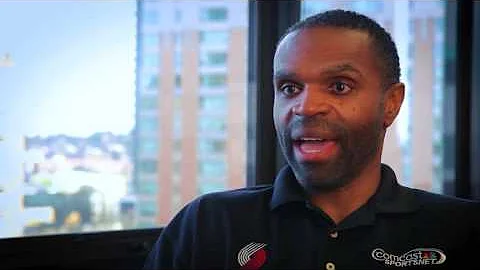 Basketball Player Receives Hip Resurfacing-Dr. Pri...