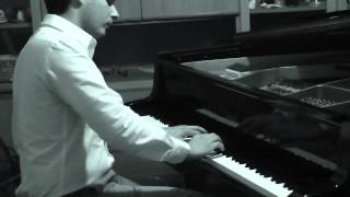 Mariano Oliva plays "Tango de Roxanne" from Moulin Rouge chords