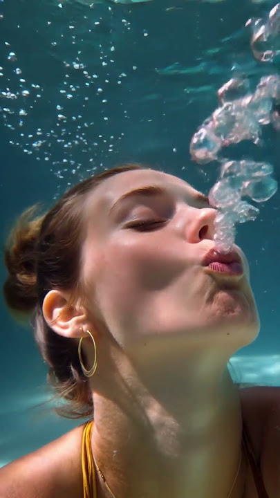 Aqua Girl Blowing Bubble Underwater from Mouth like a Fish #underwatergirl