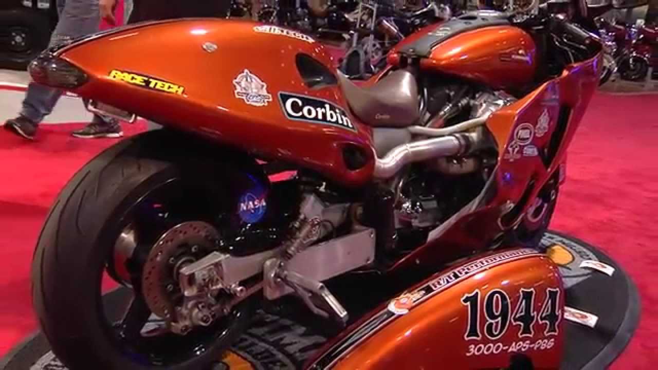 JP Cycles Ultimate Builder at the 20142015 Progressive International