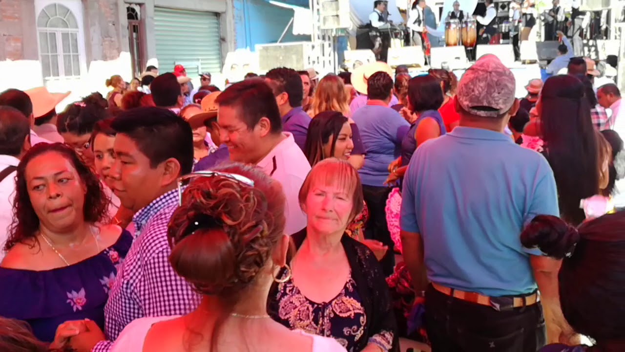 que bonito bailan la cumbia tropical el campo cycle center