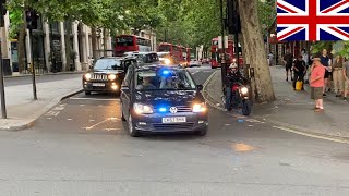 Unmarked Metropolitan Police Volkswagen Sharan Responding Blue Lights And Sirens