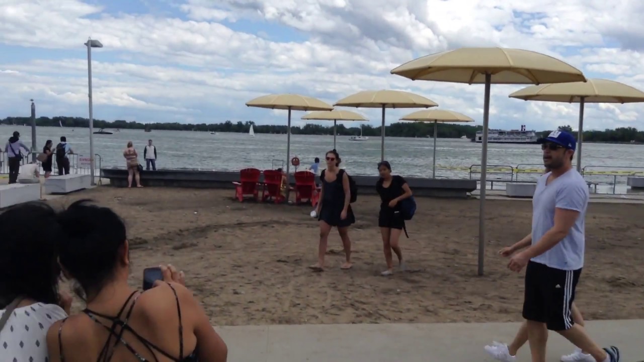 Ярмарка на набережной Fair at Harbourfront Beach Toronto Canada