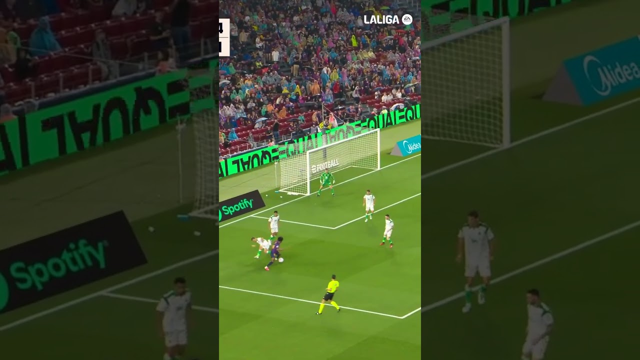 If you blink, you'll miss Adeyemi's nutmeg 🌰 #LaLigaHighlights