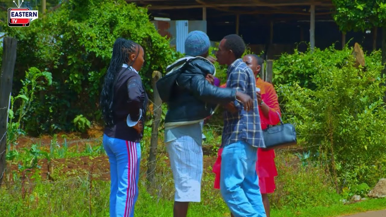 Crocodile Raised by Its Owner Turns on Him, Fight of the Year Caught on Camera🐊