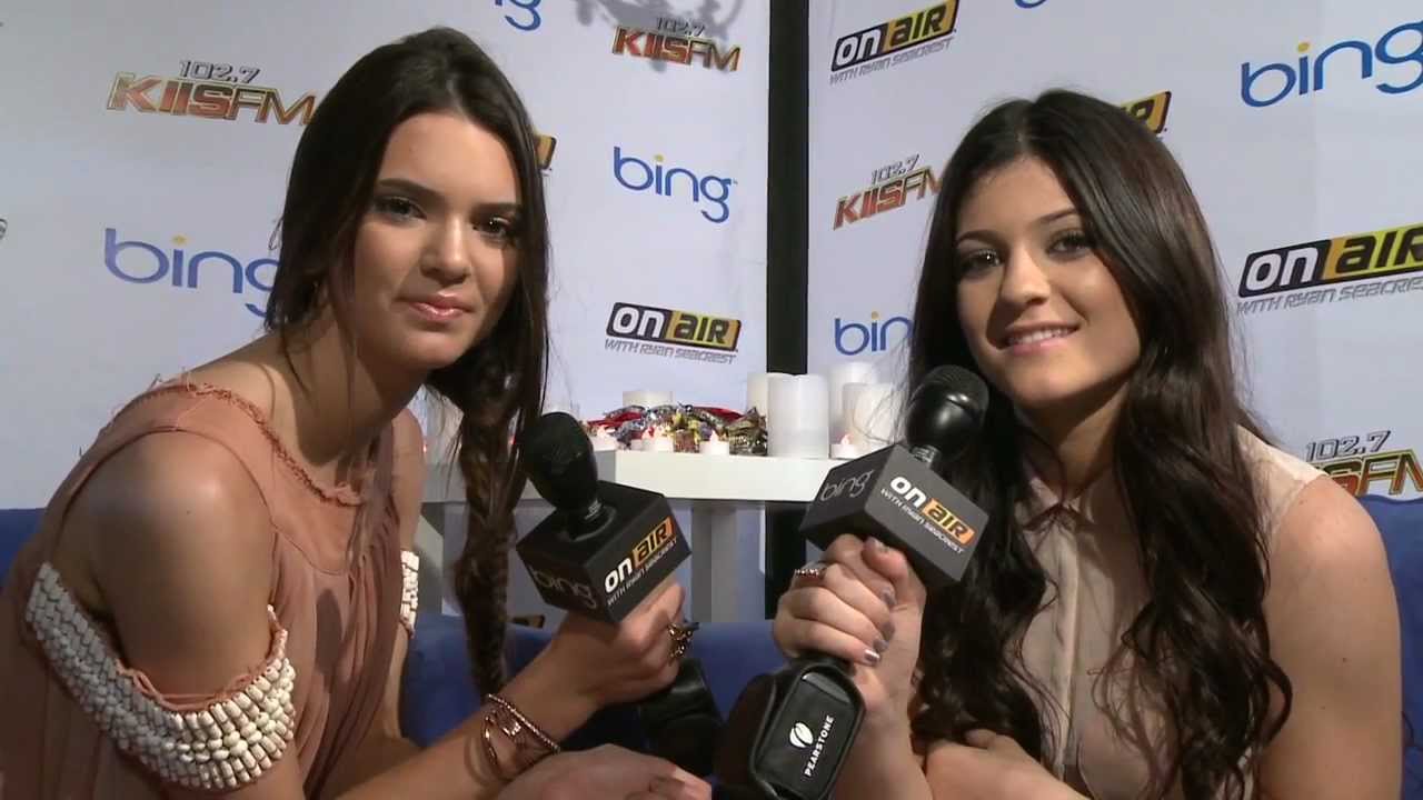 Kendall Kylie Jenner Sing Bieber At Breaking Dawn Premiere On