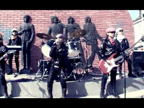 EMOTSI  girls live band '''  Bujeerei '' '