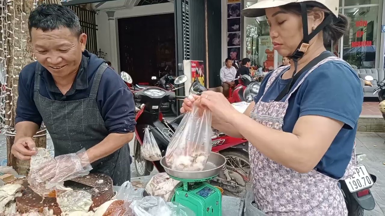 Lễ hội chùa Tiên có nhiều thịt lợn quay da dòn và thơm lá mác mật 18/1/2026