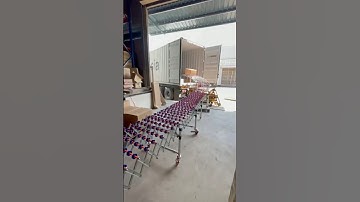 Skate wheel Conveyor must be a very good companion#conveyor #machine #warehouse #logistics