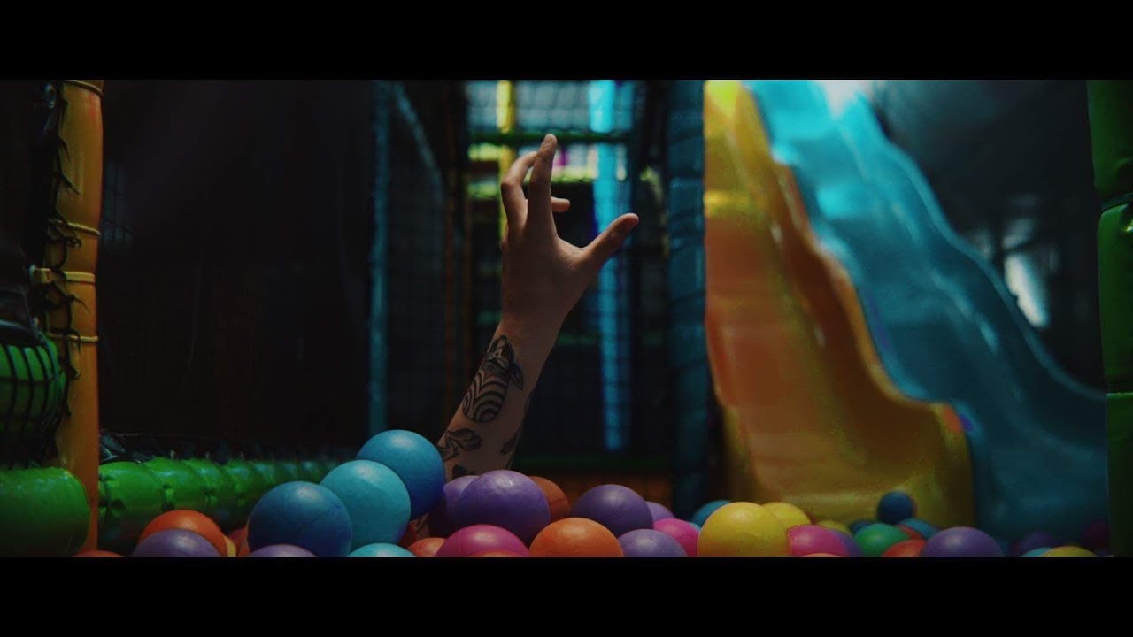 Regardez Szpaku - MOJO JOJO prod. Kubi Producent (Official Video) sur YouTube Regardez Szpaku - MOJO JOJO prod. Kubi Producent (Official Video) sur YouTube