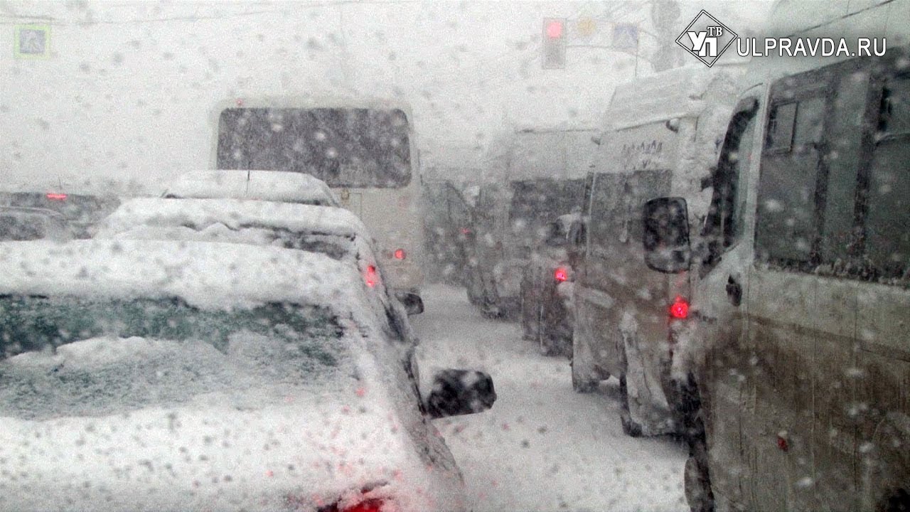Выпал снег воскресенье. Снегопад Ульяновск. Опасный снегопад. Устранение снегопада Дубоссары. Фото последствий снегопада в Ульяновске.