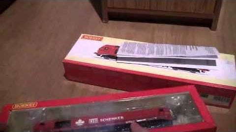 Opening The Hornby Class 67 In DB Schenker Livery
