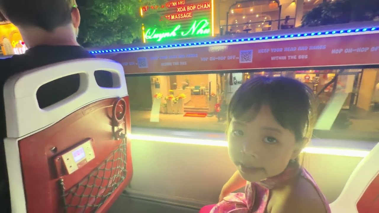 Lần Đầu Trải Nghiệm Xe Bus 2 Tầng Ngắm Thành Phố Hồ Chí Minh Của Bạn Mimi
