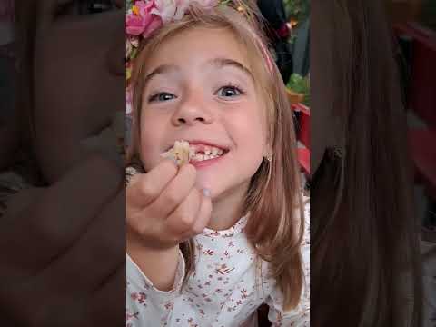 Feeding ❤️ eating 😋 yummy