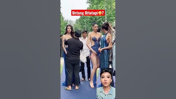 Model Ini Terus Menutupi Bagian Tubuhnya Saat Fashion Show😳#viral #fashionshow #fashion