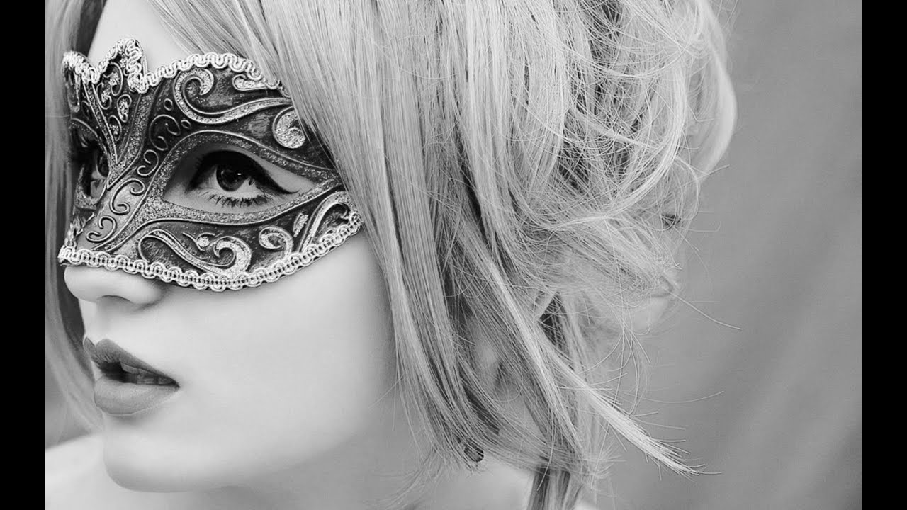 Sexy Woman Mask / 4 Moments (Reprise) - Keffy Kay