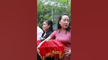 Đám cưới: Nhà trai qua trước cổng nhà gái