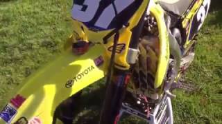 A description of Phil Nicoletti's Yoshimura/Autotrader/JGRMX Suzuki RM-Z250