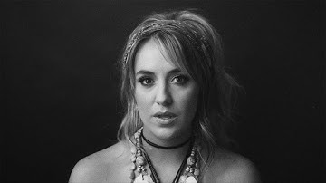 Lainey Wilson - Sayin