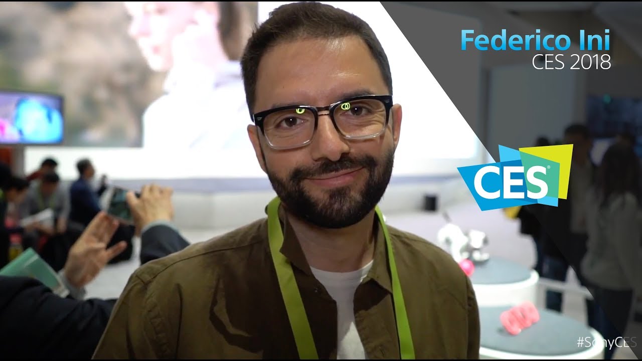 Federico Ini en el booth de Sony en CES 2018