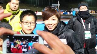 小平奈緒選手がファンに神対応。W杯スピードスケート苫小牧大会、2018/11/25。 小平奈緒 検索動画6 小平奈緒選手がファンに神対応。W杯スピードスケート苫小牧大会、2018/11/25。 小平奈緒 検索動画 6