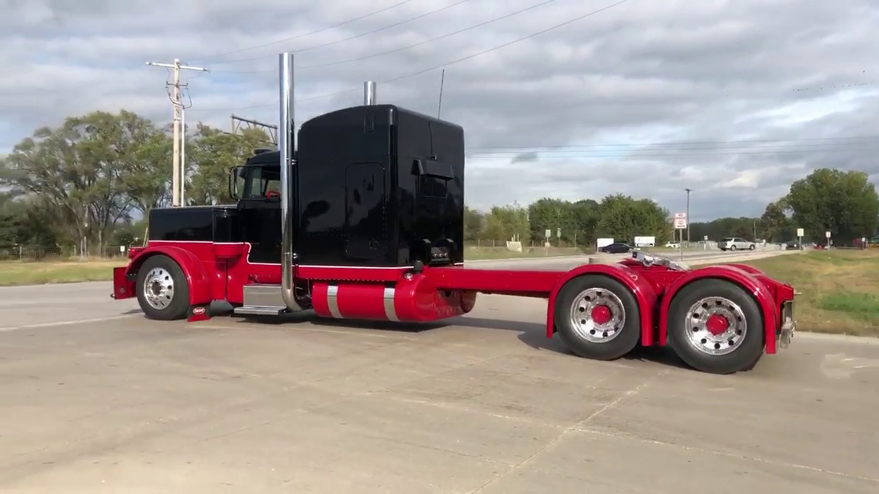 Peterbilt 379 с v8 Hemi