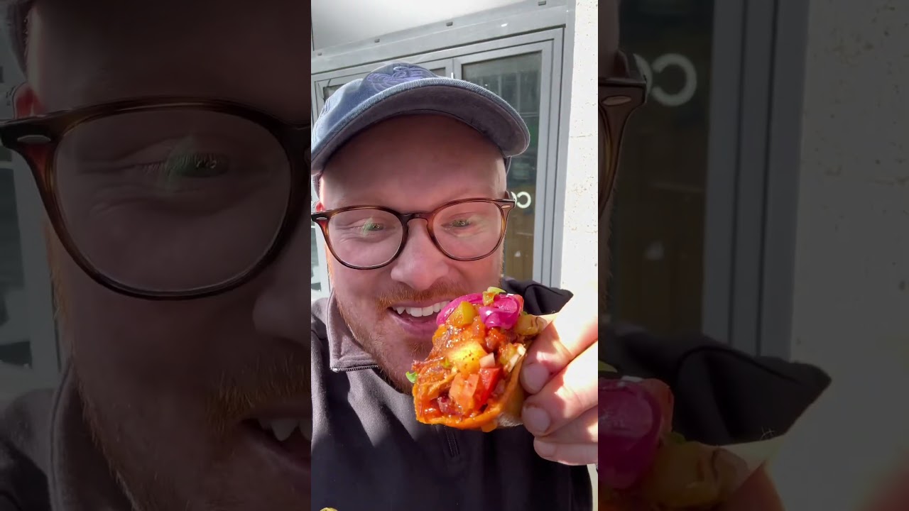 Female worked bbq taco spot that blew my mind #bbq #tacos #mexicanfood #wales #shorts