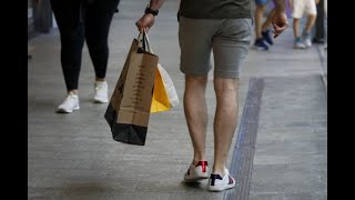 US Retail Sales Rise 0.7% Topping Estimates Wealth
