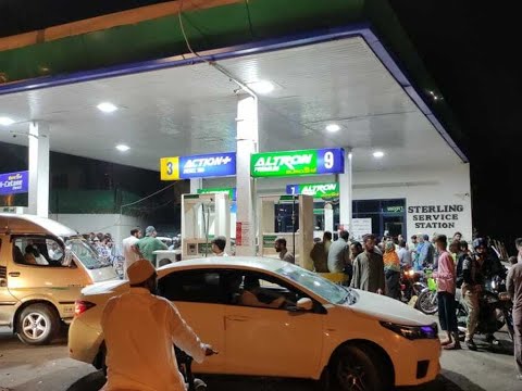 Long queues at fuel stations ahead of dealers' strike-call