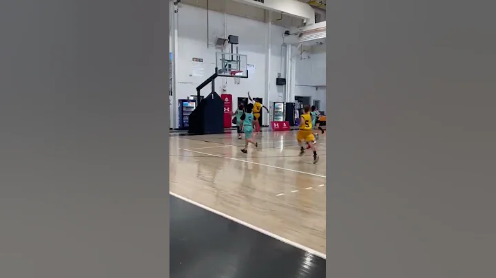 Elizabeth Pitt finishing with the left